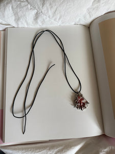 „imsa“ pierced seashell charm- monoklin