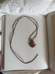 „imsa“ pierced seashell charm- monoklin