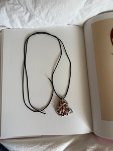 „sole“ pierced seashell charm - Monoklin